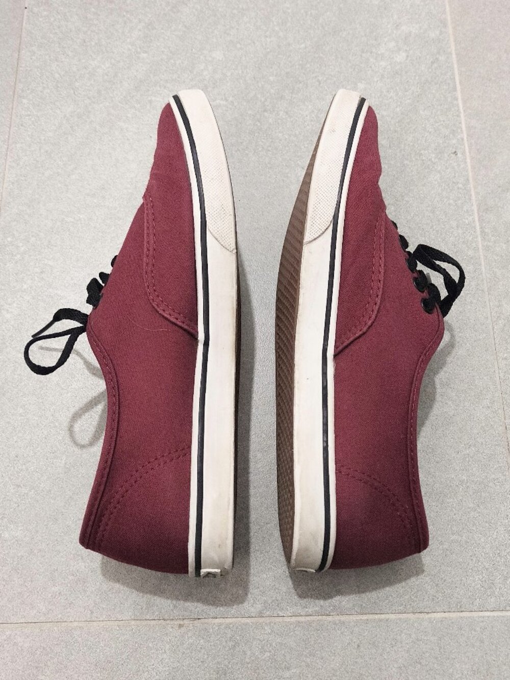 Vans Low Top Burgundy Sneakers - Picture 4 of 7